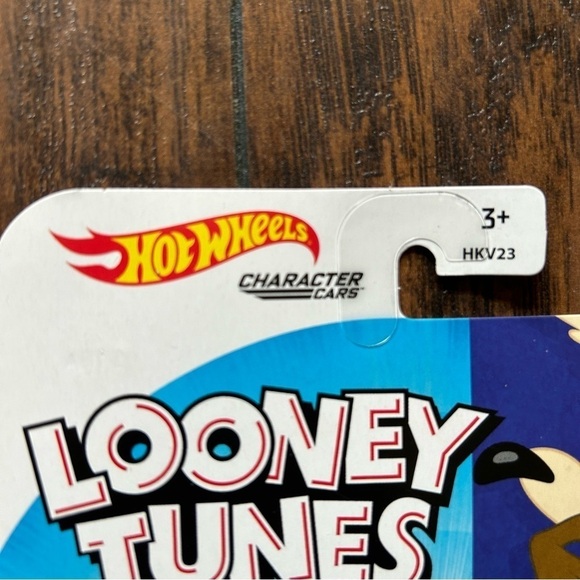 Hot Wheels Looney Tunes Wile E. Coyote - Picture 6 of 11